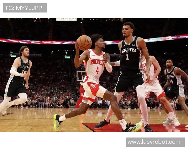 文班亚马场均20分10篮板3盖帽表现抢眼新秀奖项稳操胜券